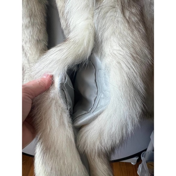 Saga Furs Luxurious Fox Fur Coat Sz. L - Picture 4 of 14